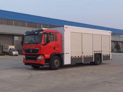 CLW5180XJS6型重汽豪沃凈水車(chē)